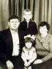 Gottfried Weinberger mit seiner Familie<br />
Готтфрид Вайнбергер со своей семьёй